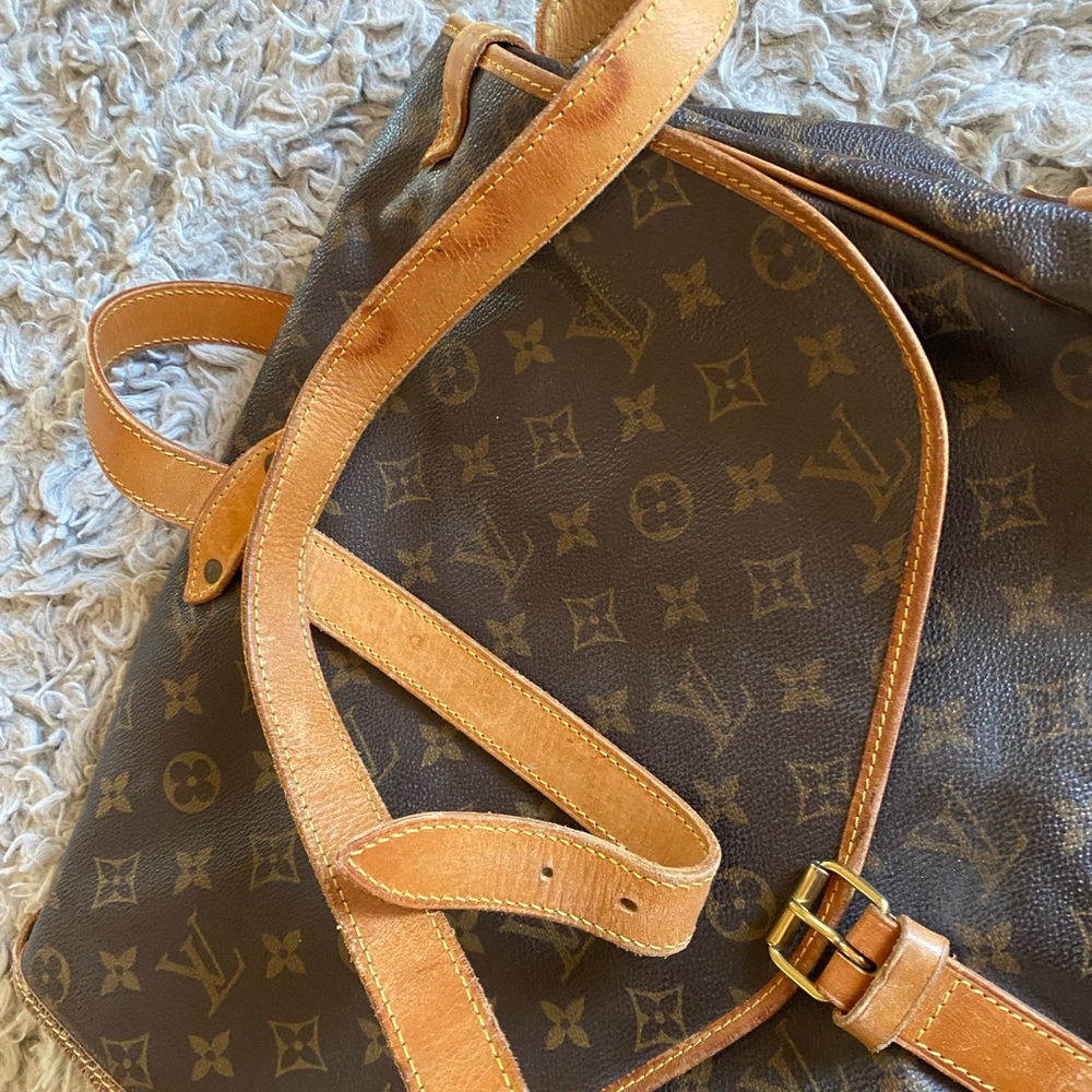 LOUIS VUITTON Saumur 35 Monogram - Picture 6 of 7
